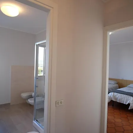 Isa * カステッレット・ソプラ・ティチーノ